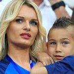35230B0E00000578-3636011-France_s_midfielder_Dumitri_Payet_s_wife_Ludivine_Payet_is_pictu-a-38_1465602494984